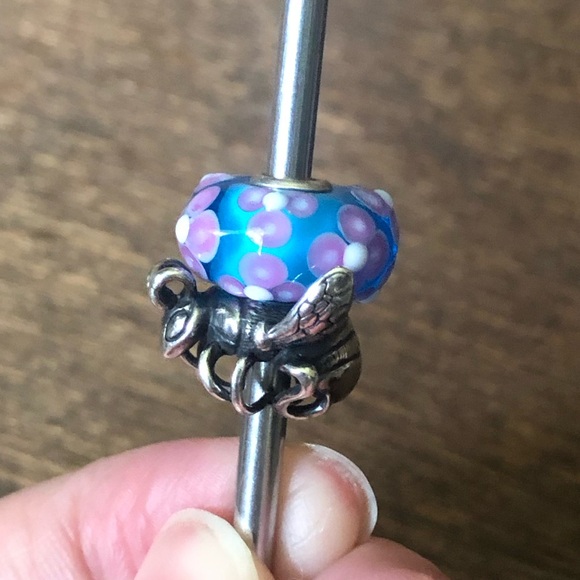 Trollbeads Unique Blue and Pink Floral - Picture 4 of 5